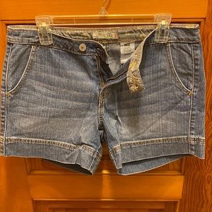 Misses Levi 545 Shorts Size 10